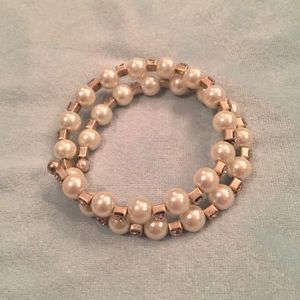 Free 🎁 w/ Purchase Wrap faux pearl bracelet